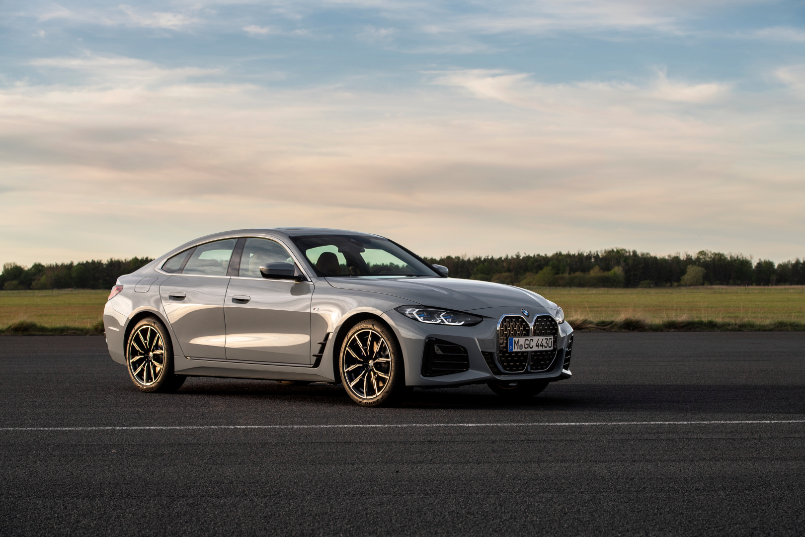 SMALL_P90424606_highRes_the-all-new-bmw-430i